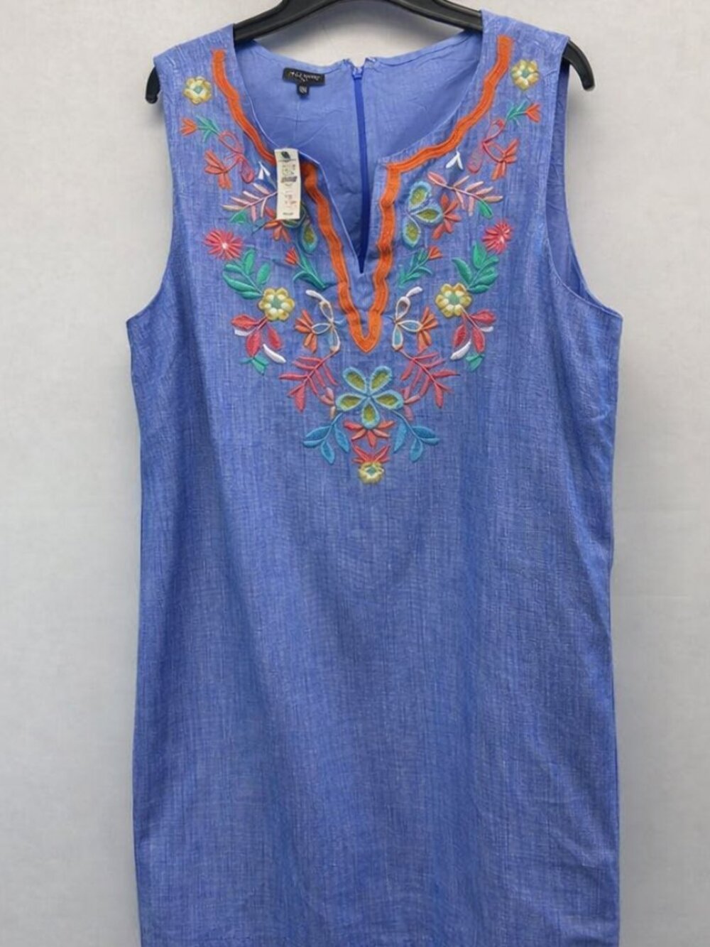Embroidered Linen Shift Dress - Picture 4 of 8